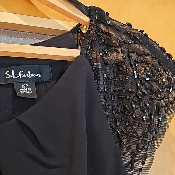 🖤 Black Evening Dress - Picture 6 of 10